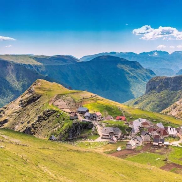 lukomir-bosnia-shutterstock (1)